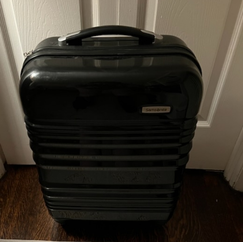 Black Samsonite Spinner Carry On Luggage 20